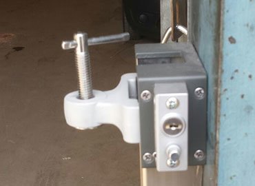 Lockable pressing clamps